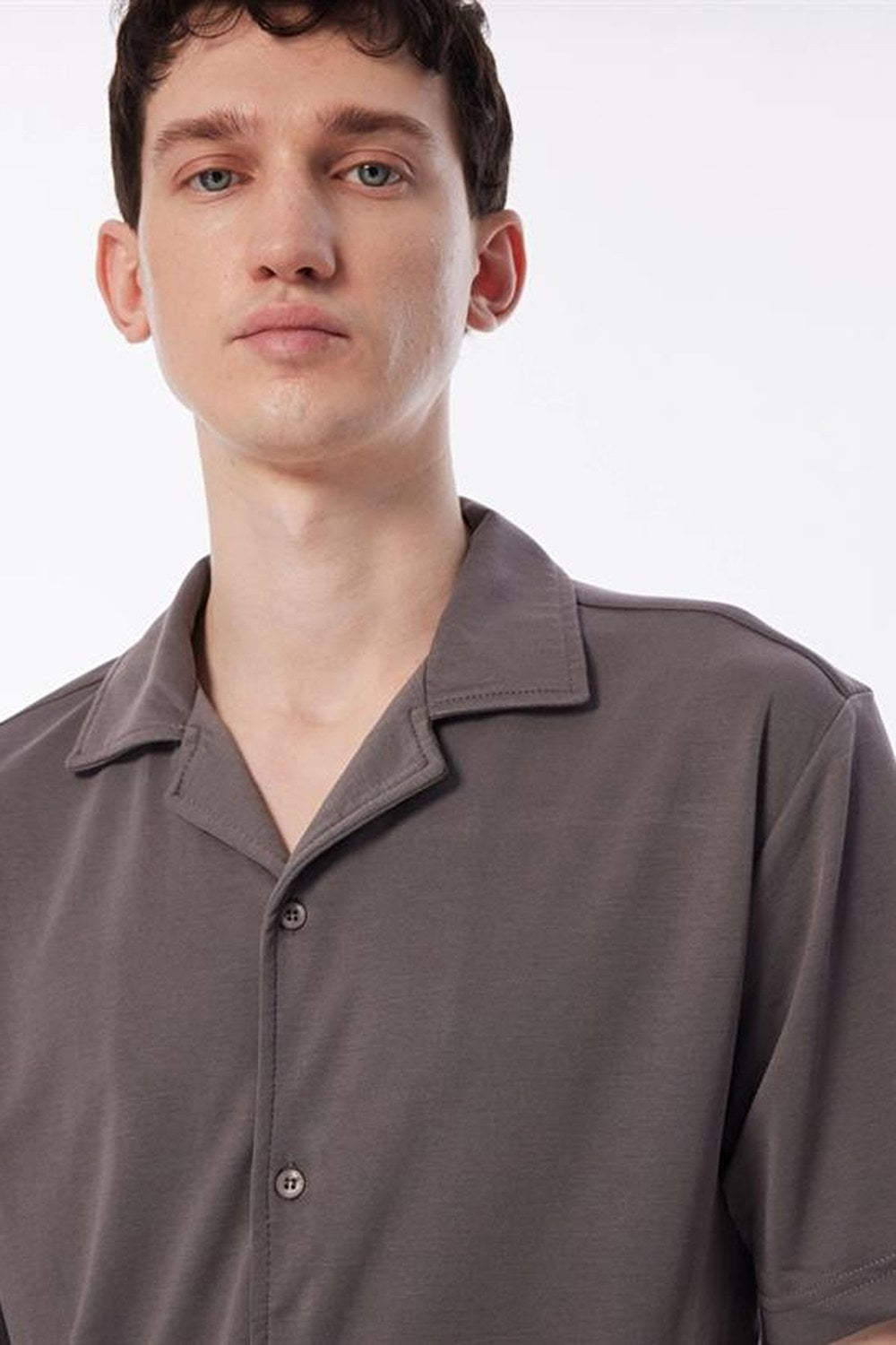Kısa Kollu Apaj Yaka Slim Fit Örme Erkek Gömlek - 2