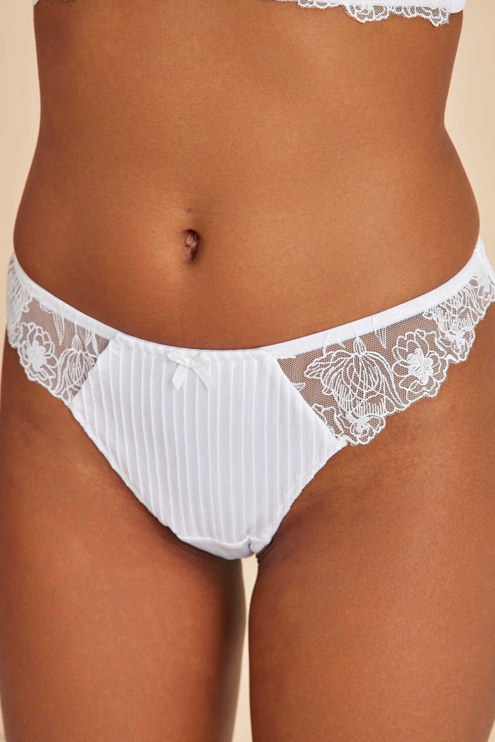 Amarelle-Paris Ekru Dantelli String Külot-String-4-roqelvaxirum.shop