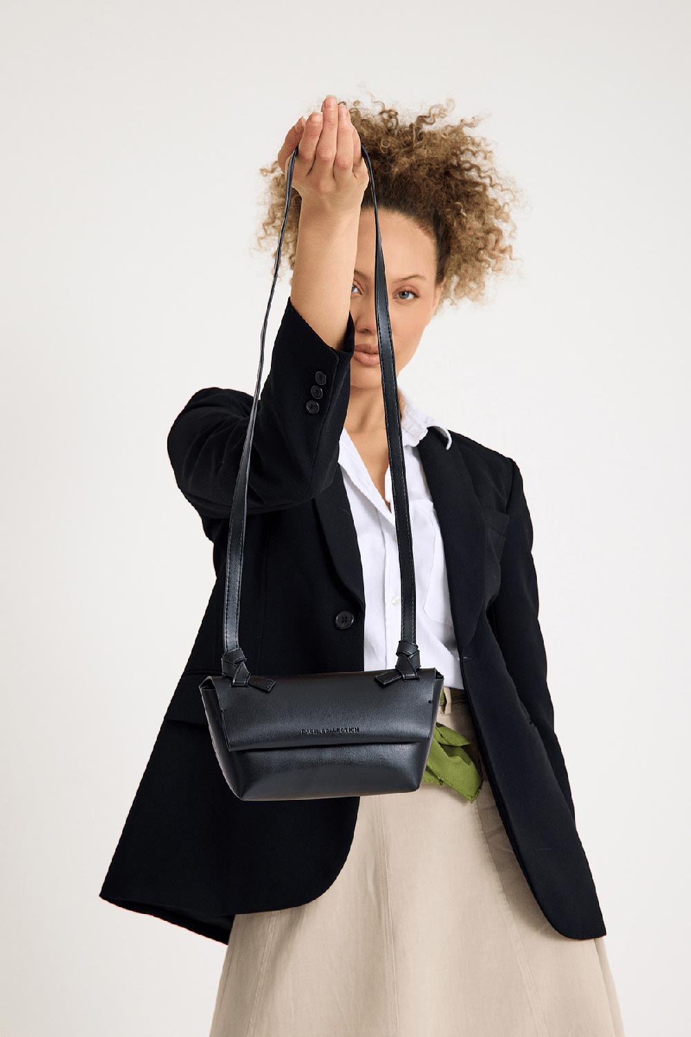 Bagh Collection-Apple Crossbody Bagh Black-Omuz Çantası-5-roqelvaxirum.shop