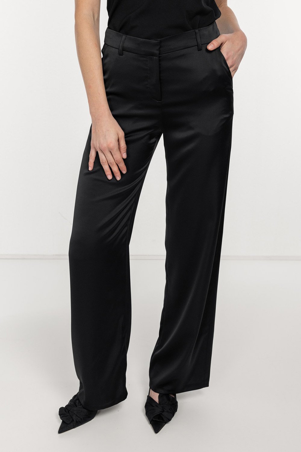 Boneqa Barcelona-Cep Detaylı Saten Fit Pantolon-Pantolon-2-roqelvaxirum.shop