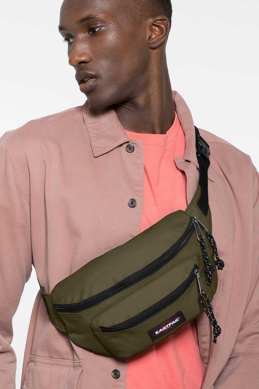 Eastpak-Doggy Bag Army Olive-Bel Çantası-3-roqelvaxirum.shop