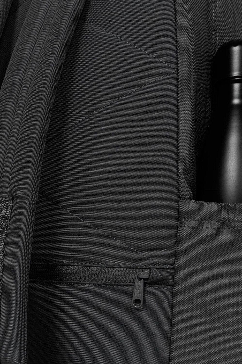 Eastpak-Doublemore Black-Sırt Çantası-6-roqelvaxirum.shop