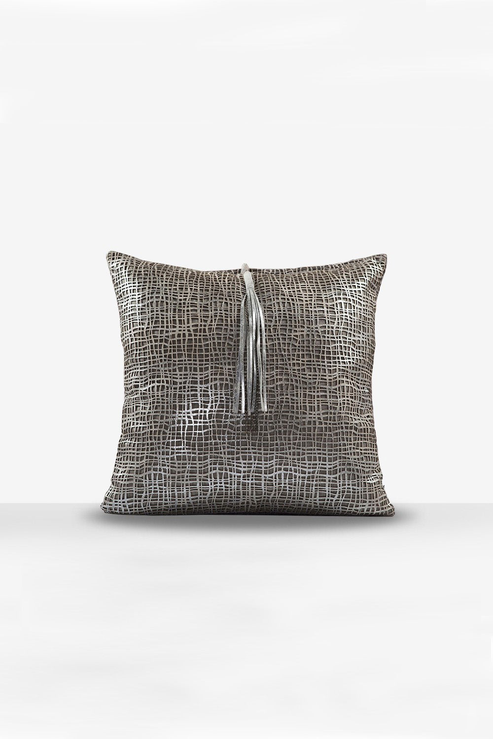 Estetik Decor-Yastik Line – Gümüş Lazer Desenli, Püsküllü-Yastık-1-roqelvaxirum.shop