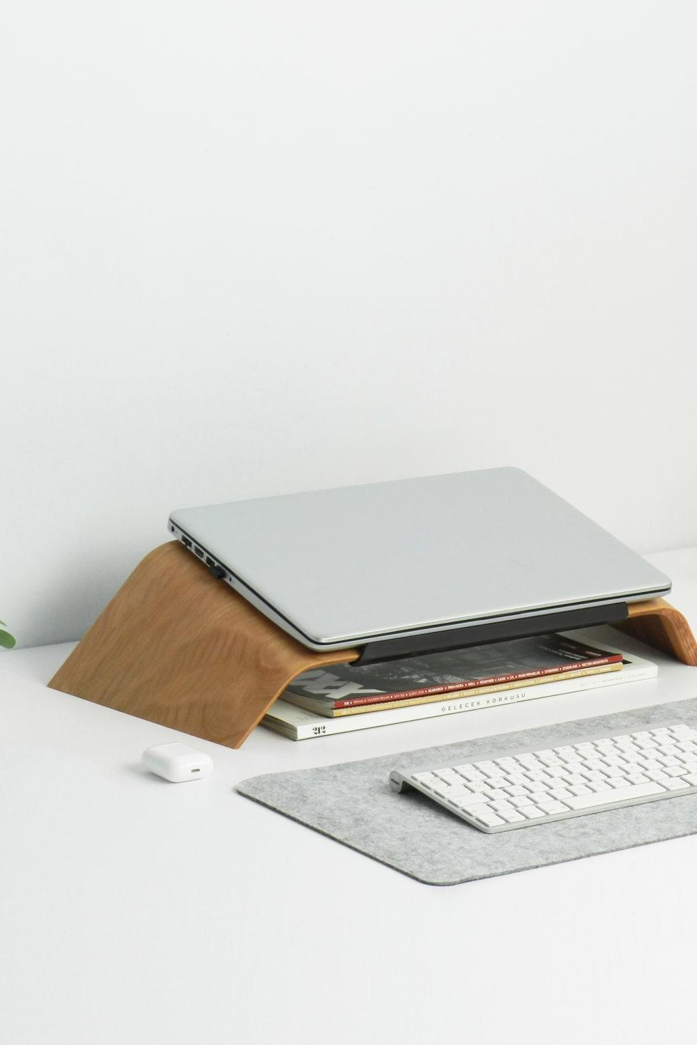 Fagus Wood-Dayanıklı Ahşap Notebook Yükseltici ve Tutucu Masa Üstü Laptop Standı (Kayın)-Laptop Standı-7-roqelvaxirum.shop