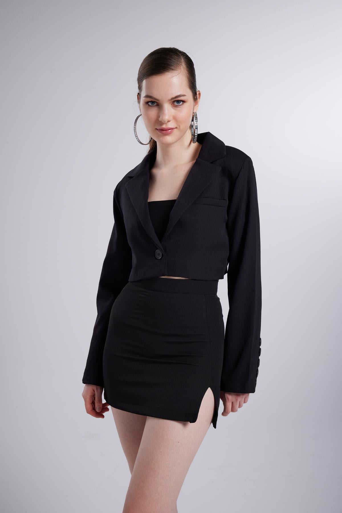 Holly Lolly-Vatkalı Atlas Kumaş Crop Model Panky Ceket Siyah-Ceket-3-roqelvaxirum.shop