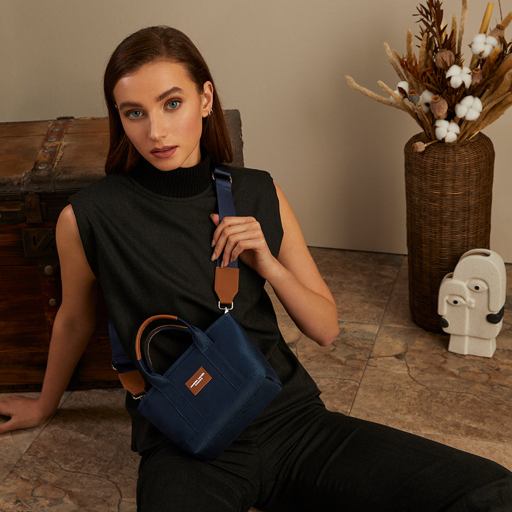 Maison Sacrée-Miramar Winter Navy Blue Extra Mini Shoulder Bag-Omuz Çantası-4-roqelvaxirum.shop
