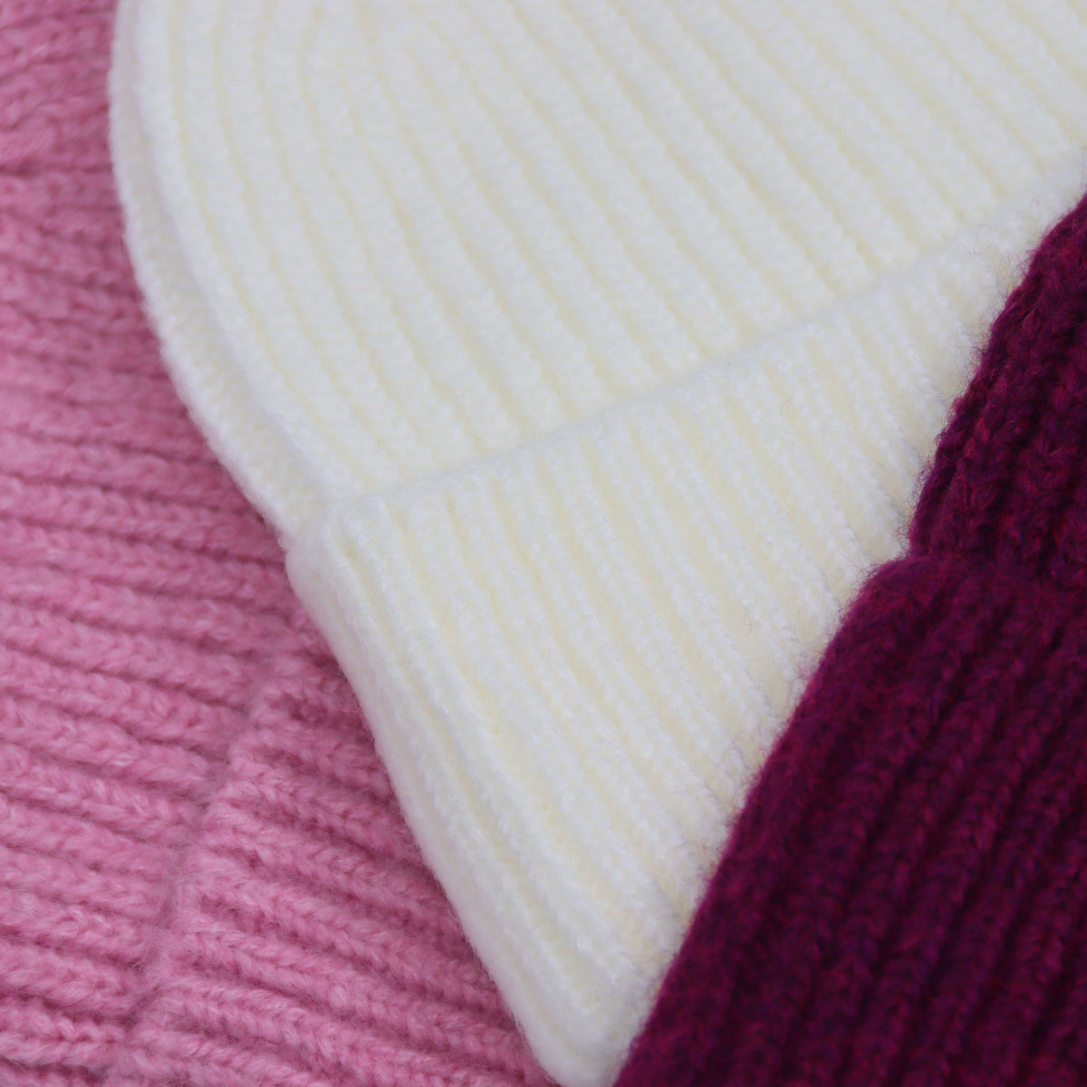 Maison Sacrée-Pink White Burgundy Beanie Three Pack-Bere-5-roqelvaxirum.shop