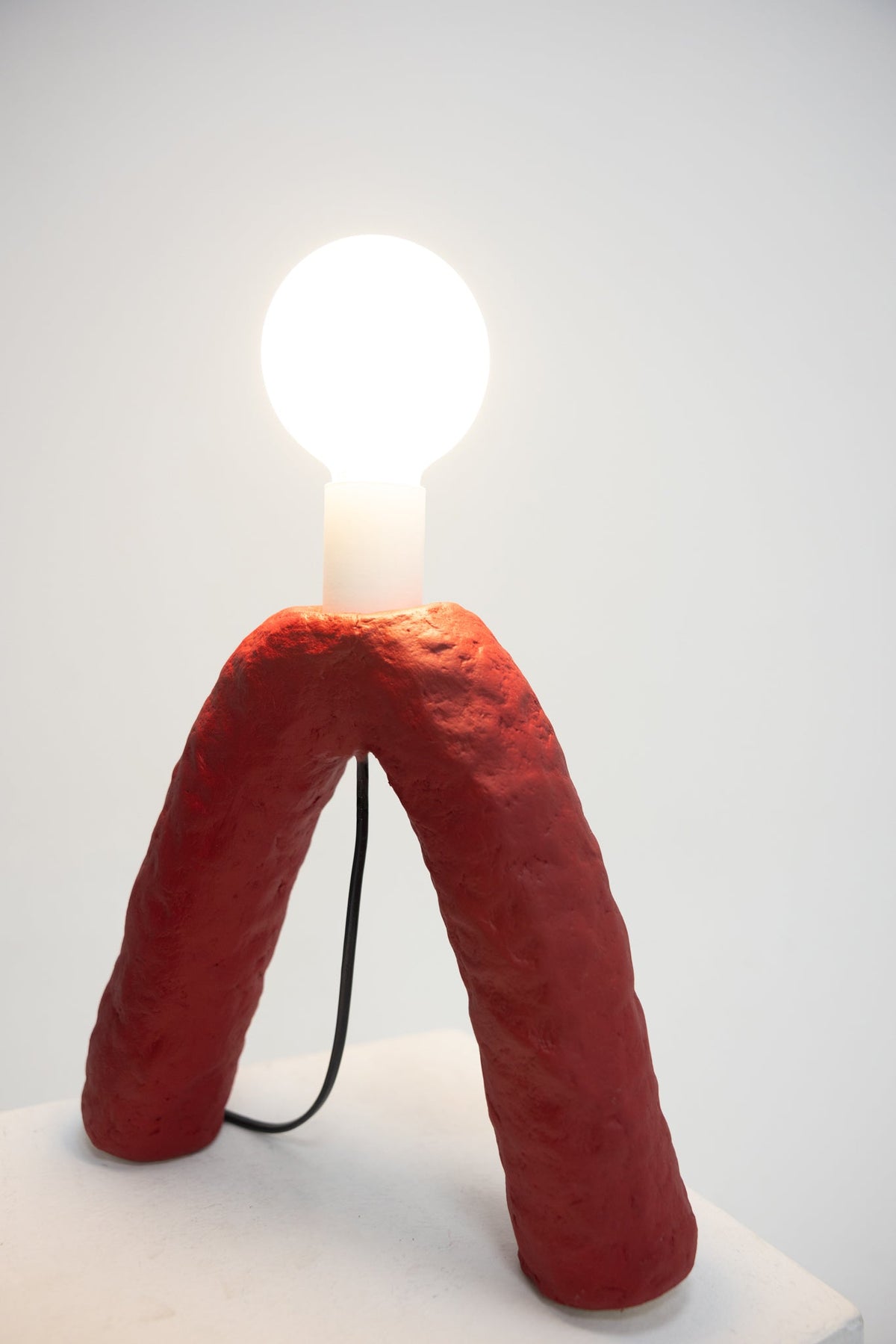 Mujj Objects-Table Lamp V-Masa Lambası-2-roqelvaxirum.shop