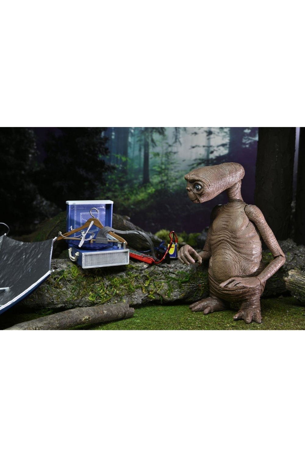 Neca-E.T. 40th Anniversary - Ultimate E.T. Deluxe Set LED Işıklı-Figürler-7-roqelvaxirum.shop