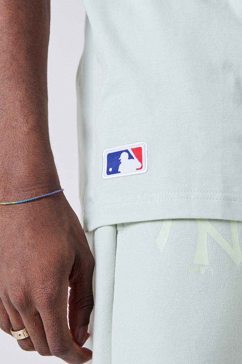 New Era-MLB League Essential Oversized Tee Green-T-Shirts-5-roqelvaxirum.shop