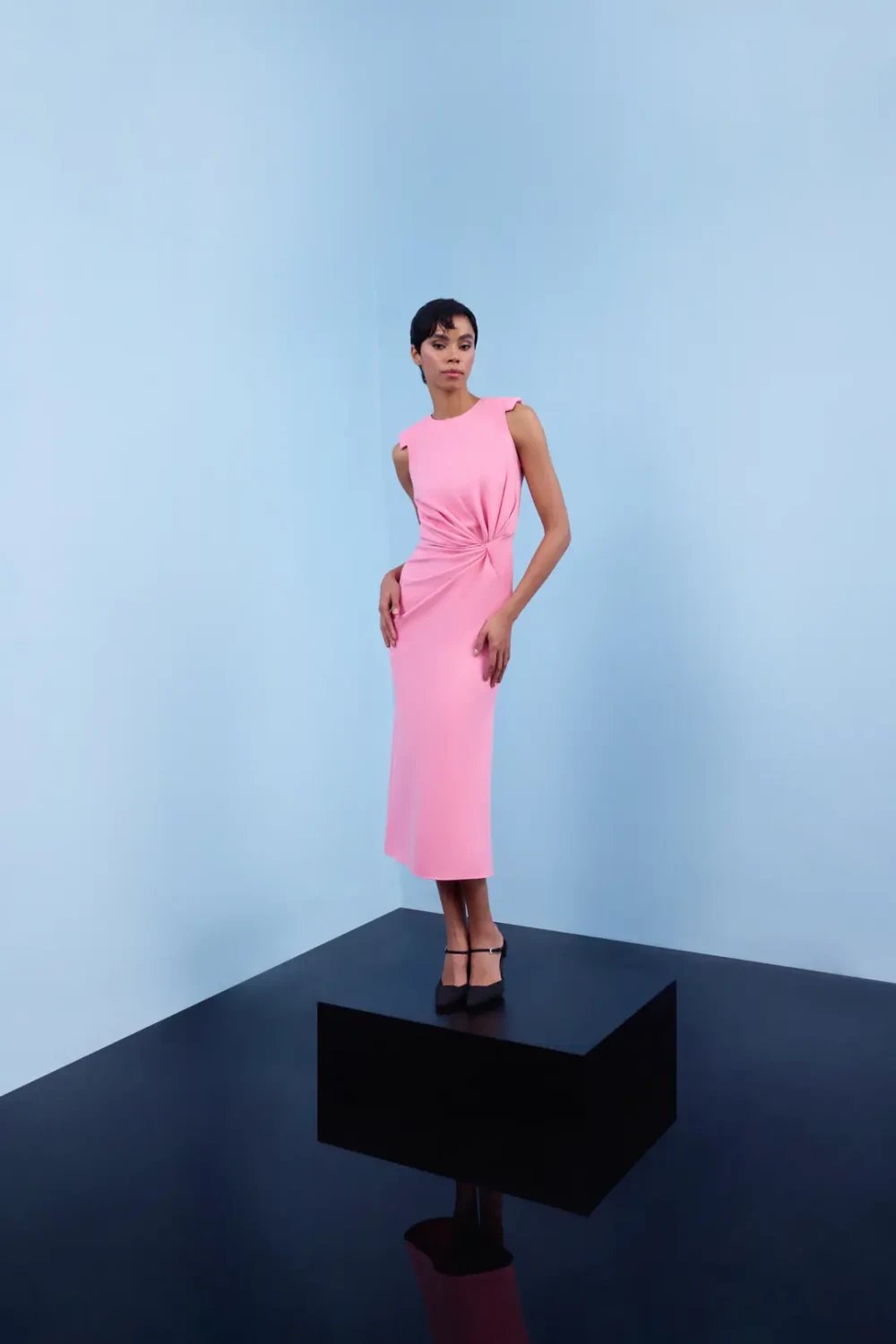 Nilgün Mirza-Krep Kumaş Büzgü Detayli Elbi̇se-Elbise-2-roqelvaxirum.shop