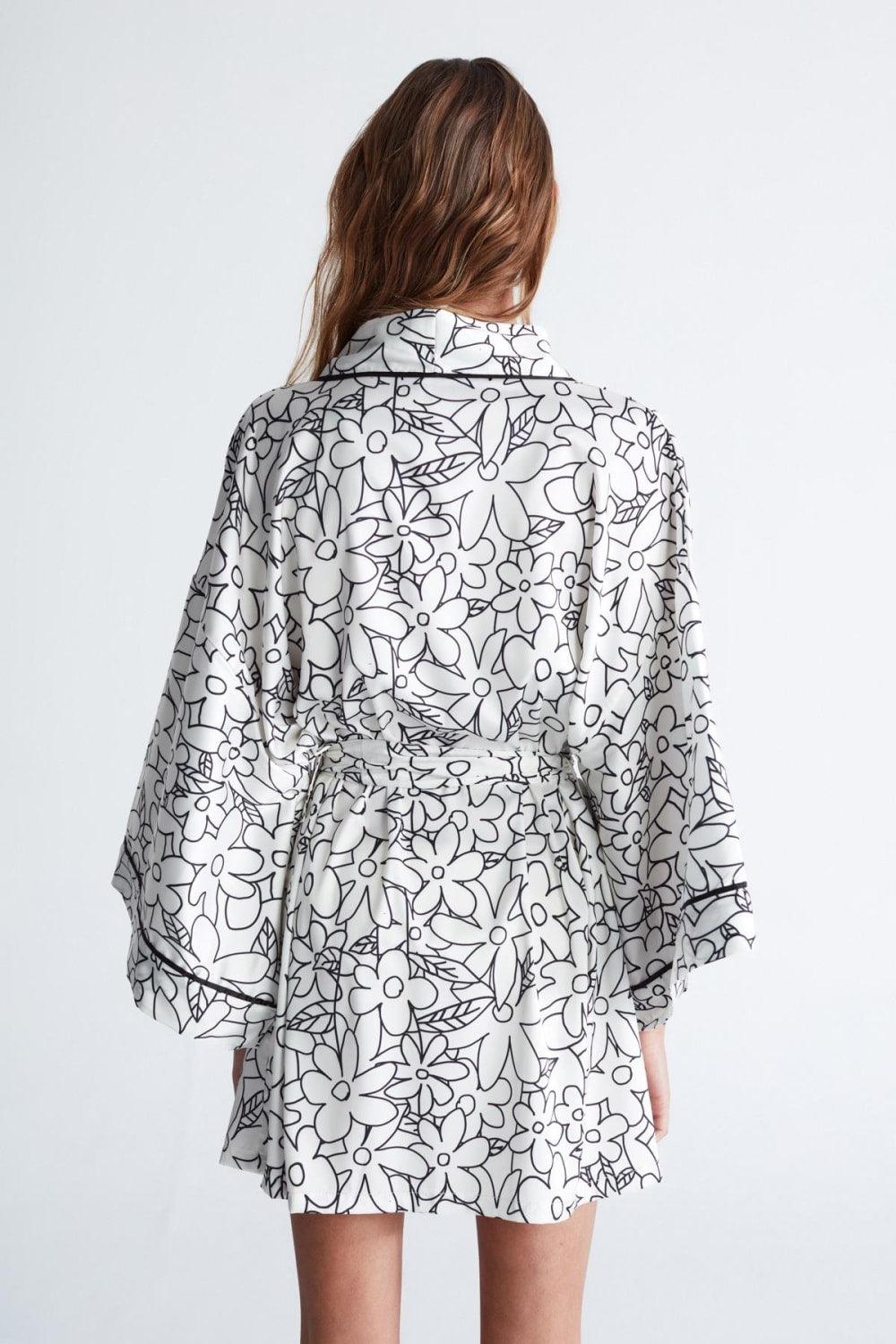Peraluna-Freesia Kimono 82 cm Çiçek Desen Mini Boy Kemerli Saten Kadın Kimono-Kimono-8-roqelvaxirum.shop