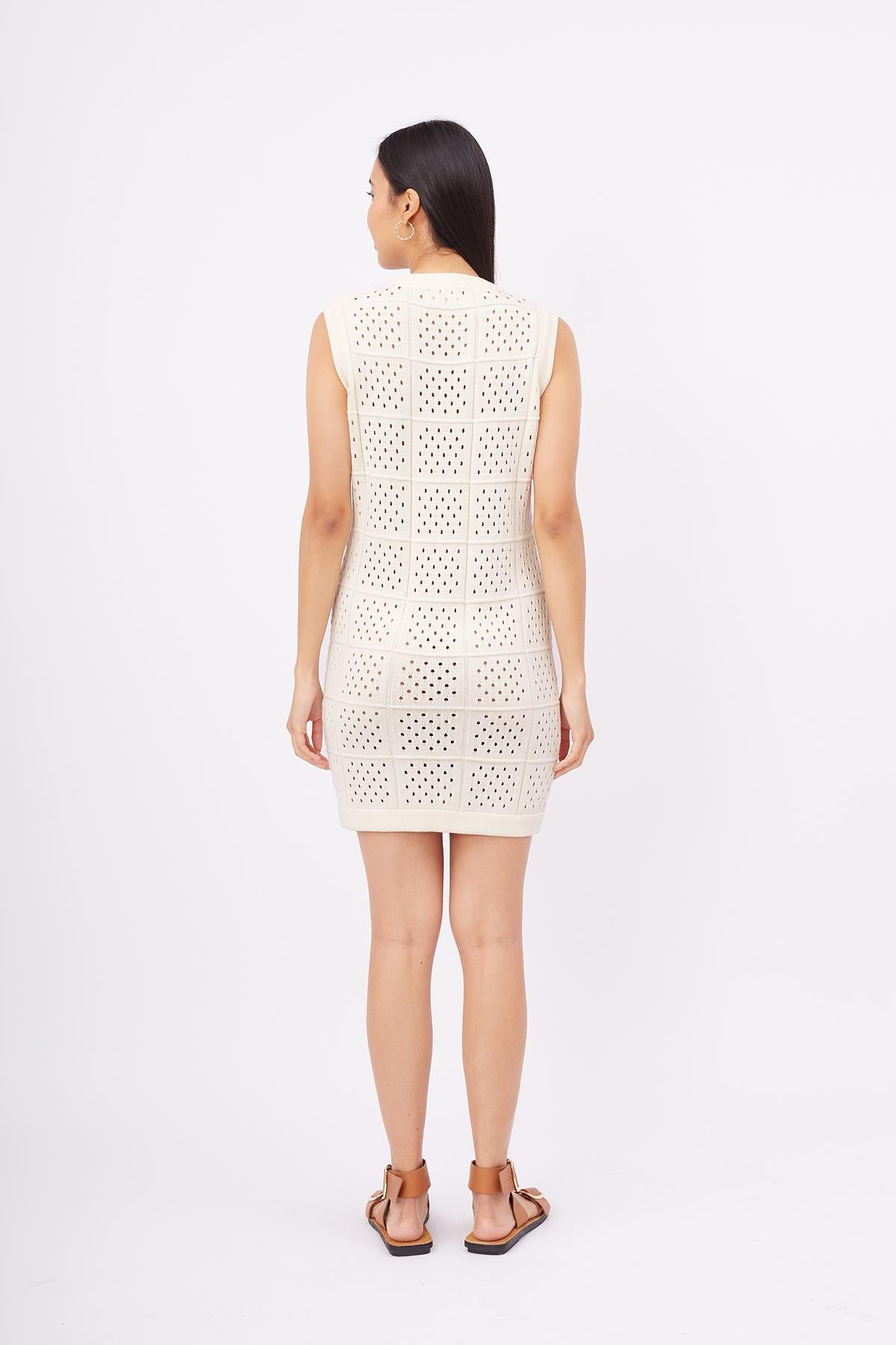 Peraluna-Isabel Dress Ajur örgü El Yapımı çiçek Detaylı Düz Kesim Kolsuz Kadın Triko Elbise Ekru-Elbise-9-roqelvaxirum.shop
