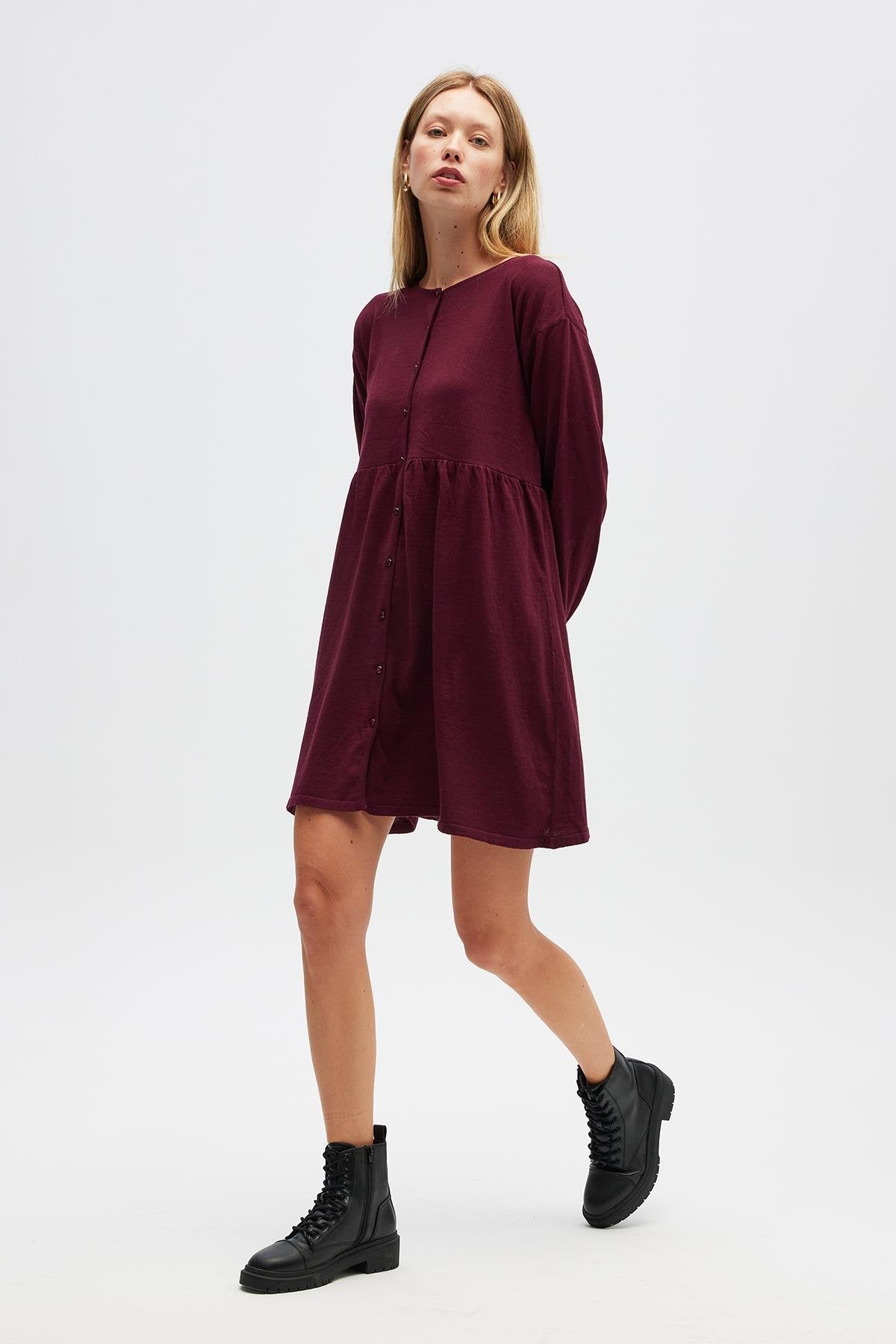 Peraluna-Leah Büzgülü Düğmeli Mini Triko Gömlek Elbise Bordo-Elbise-1-roqelvaxirum.shop