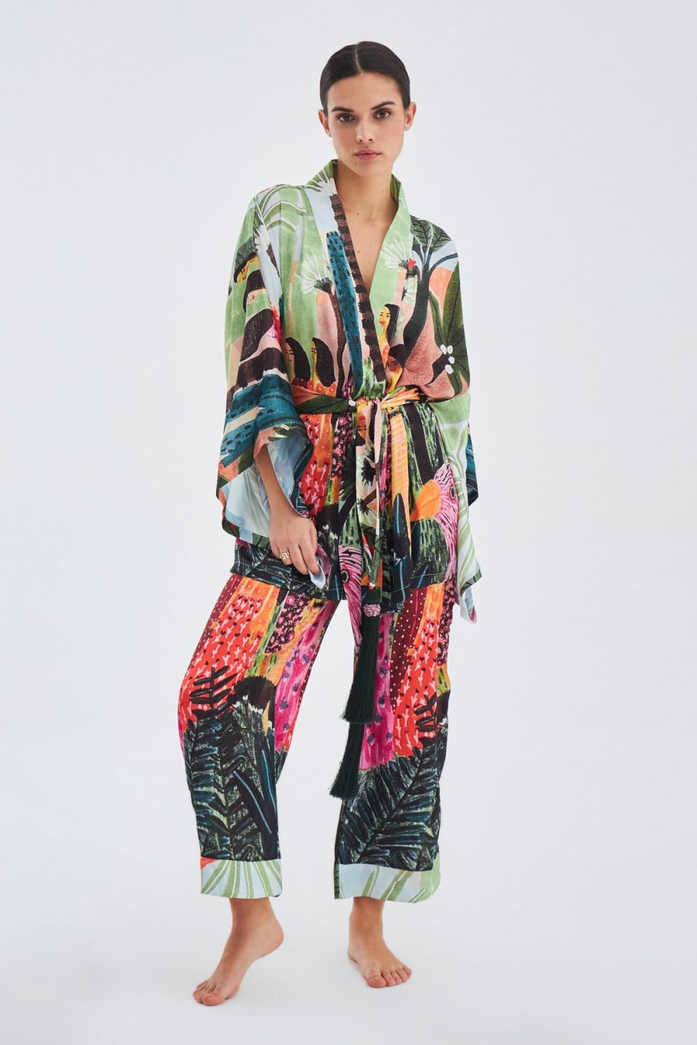 Peraluna-Shuko Tropik Desenli Geniş Kollu Saten Kadın Kimono-Kimono-5-roqelvaxirum.shop