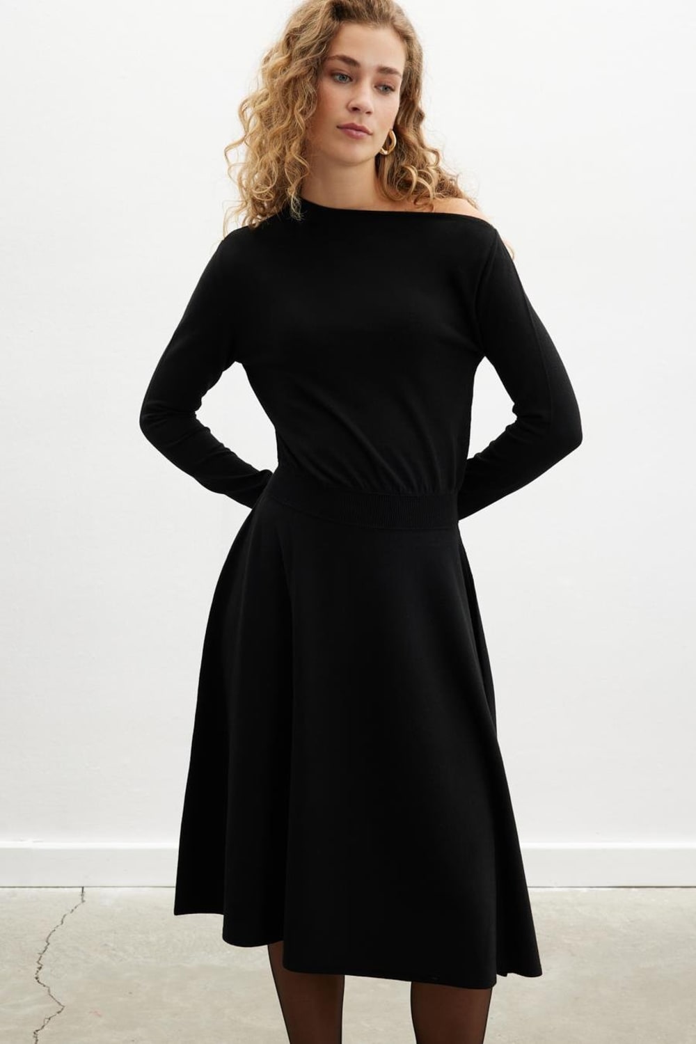 Peraluna-Styleboom X Mayfair Dress Yaka Büzgü Detaylı Tek Omuz Açık Kadın Triko Elbise-Elbise-7-roqelvaxirum.shop