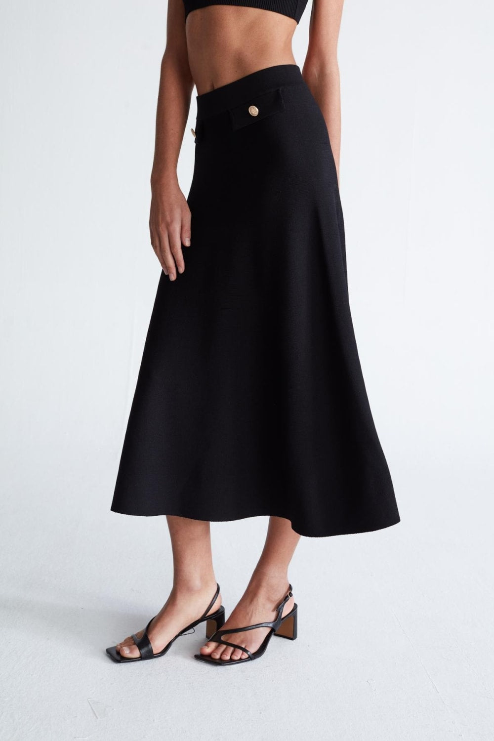 Peraluna-Styleboom X Vivien Skirt Düğme Detaylı Diz Altı Kloş Kadın Triko Etek -Etek-15-roqelvaxirum.shop