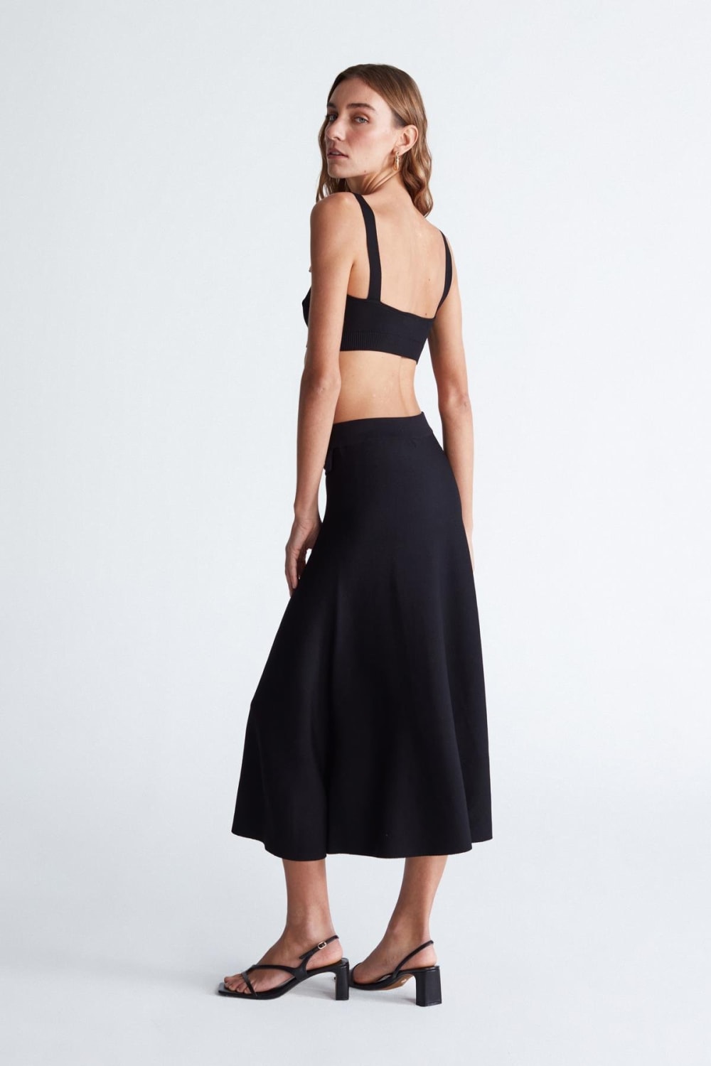 Peraluna-Styleboom X Vivien Skirt Düğme Detaylı Diz Altı Kloş Kadın Triko Etek -Etek-19-roqelvaxirum.shop