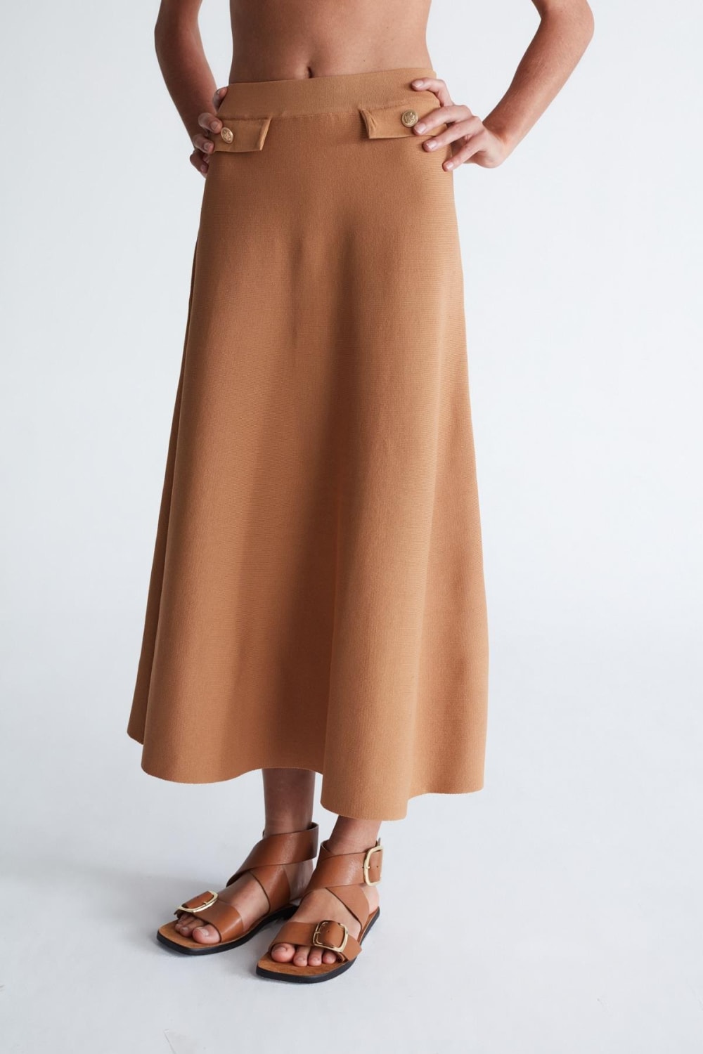 Peraluna-Styleboom X Vivien Skirt Düğme Detaylı Diz Altı Kloş Kadın Triko Etek -Etek-7-roqelvaxirum.shop