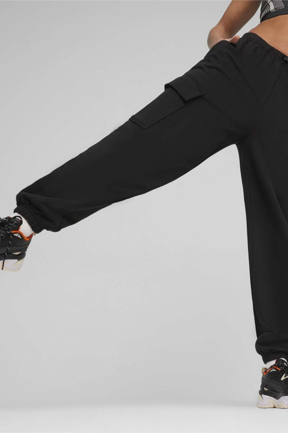 Puma-DARE TO Relaxed Sweatpants-Eşofman-3-roqelvaxirum.shop