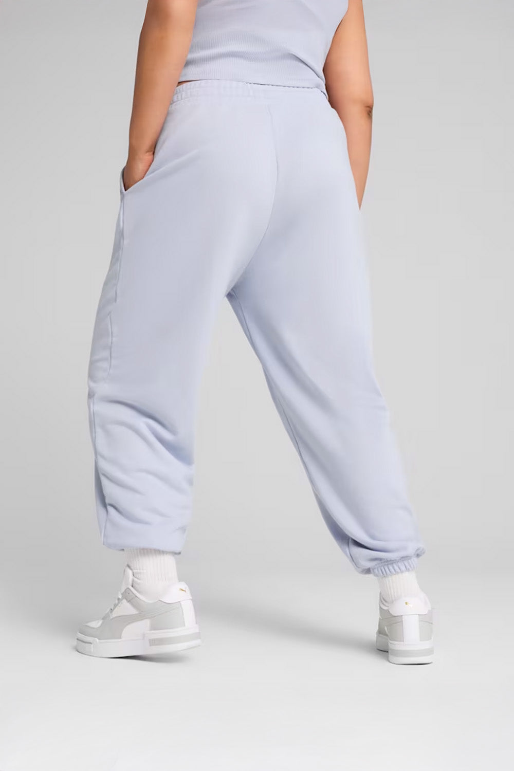 Puma-ESS Relaxed Sweatpants op Modern-Eşofman-4-roqelvaxirum.shop