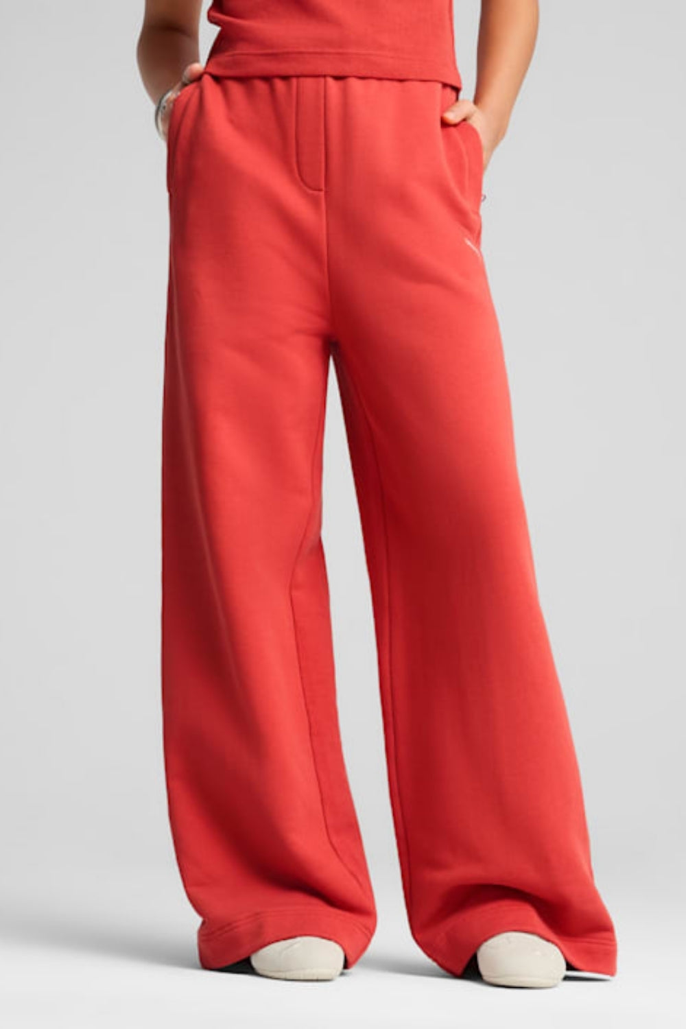 Puma-ESS Relaxed Sweatpants op Red Fi-Eşofman-2-roqelvaxirum.shop