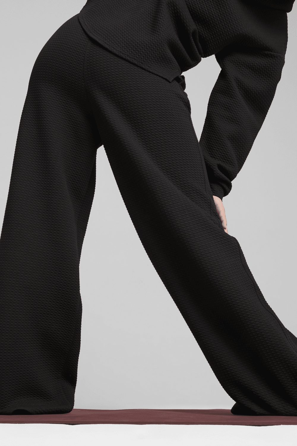 Puma-Q4 Studio Textured Hw Pant Puma Black-Eşofman-5-roqelvaxirum.shop