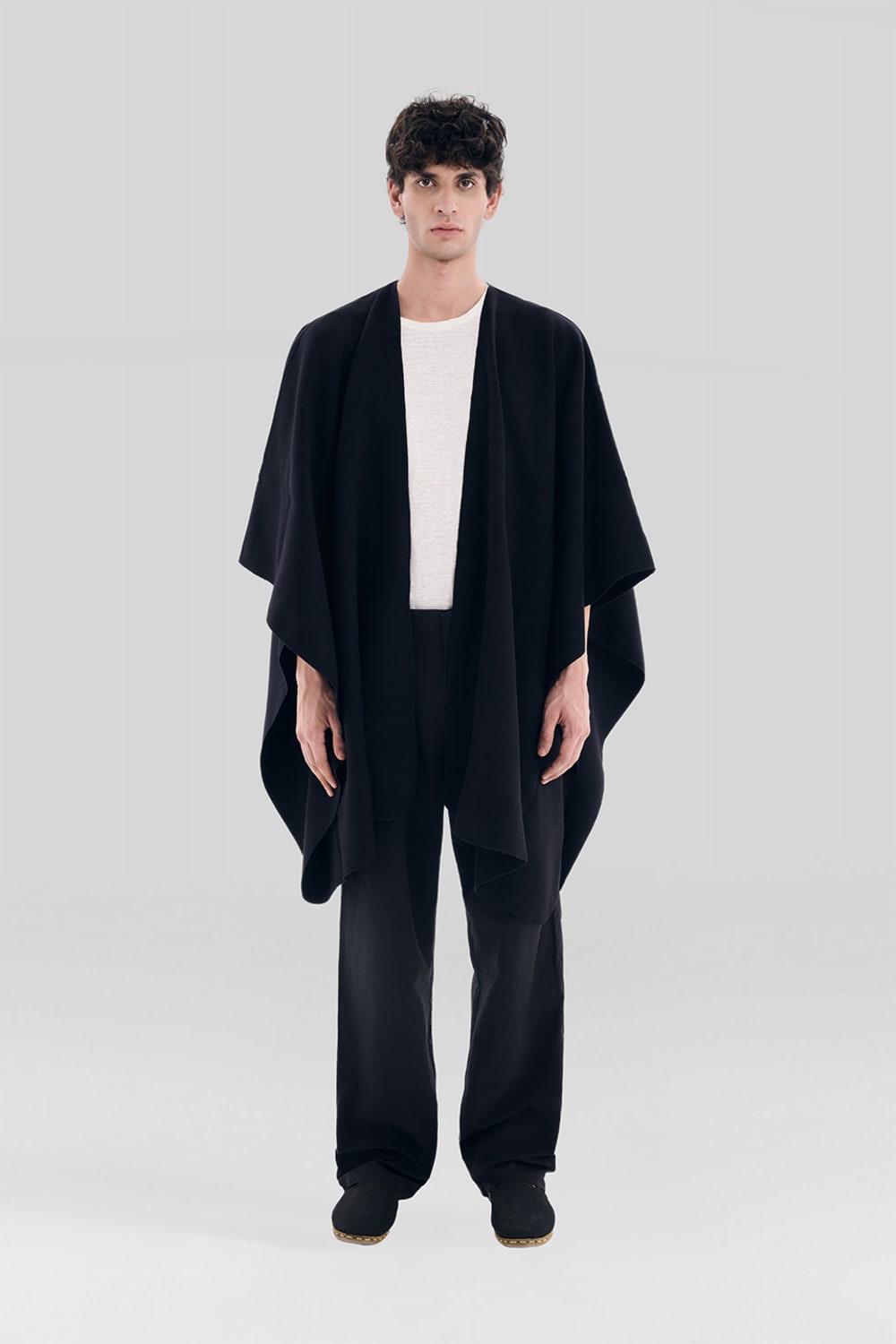 Sertaç Taşdelen-Siyah %100 Yün Çift Taraflı Omuz Oversized Erkek Panço Model R 03-Panço-1-roqelvaxirum.shop