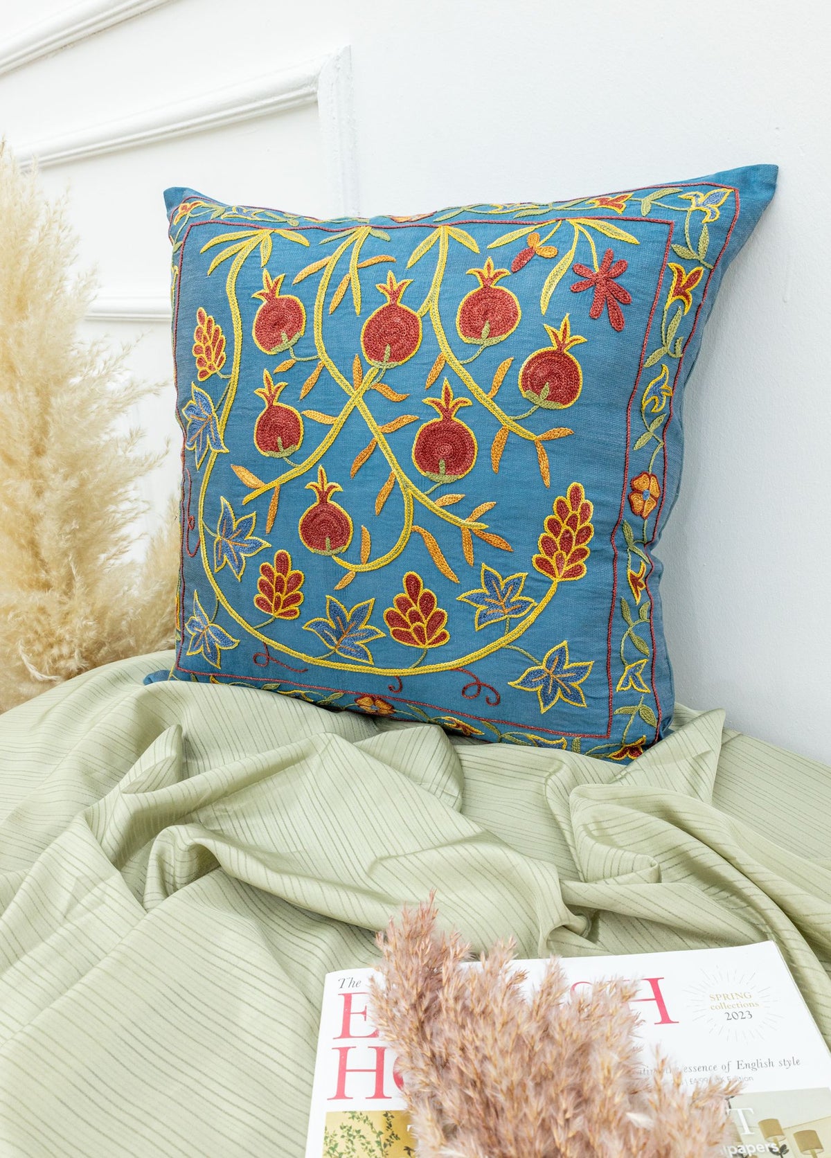 Soho Antiq-Jesse İpek İşlemeli El Yapımı Suzani Kırlent 50x50 Cm-Kırlent-2-roqelvaxirum.shop