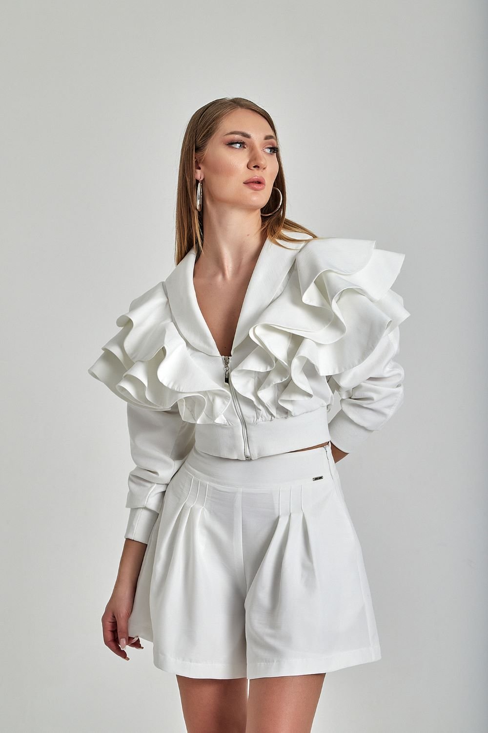Zeynep Kaya-Geniş Paçalı Ribana Detay Beyaz Şort-Şort-1-roqelvaxirum.shop