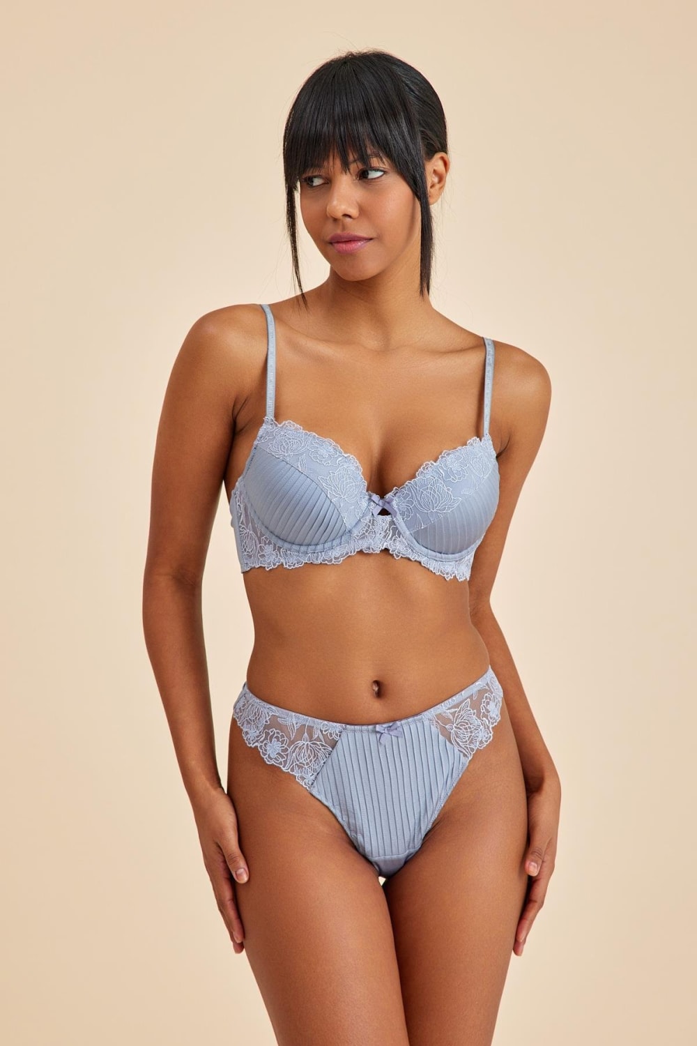 Amarelle-Paris Gri Mavi Balenli Dantelli Dolgulu Push-up Sütyen-Sütyen-1-roqelvaxirum.shop