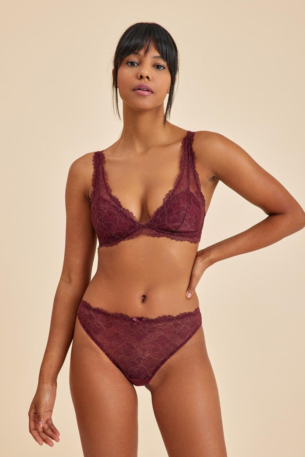 Amarelle-Roma Bordo Balensiz Dantelli Dolgusuz Üçgen Bralet Sütyen-Sütyen-1-roqelvaxirum.shop
