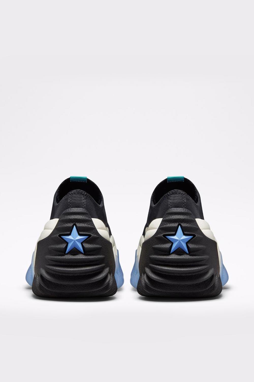 Converse-Run Star Motion Future Comfort Ox Black-Sneakers-4-roqelvaxirum.shop