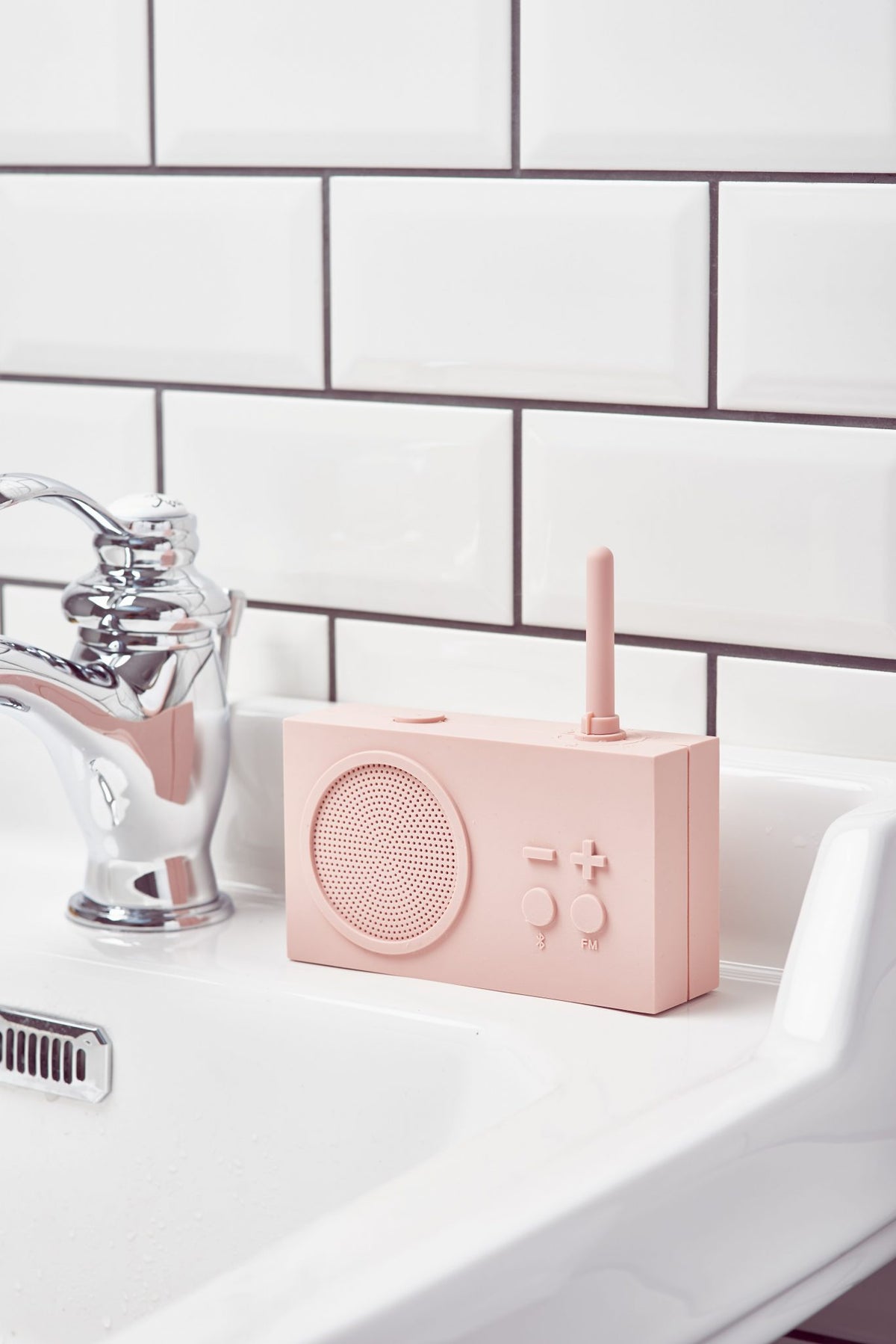 Lexon-Tykho 3 Radyo Ve Bluetooth Hoparlör-Taşınabilir Hoparlör-2-roqelvaxirum.shop