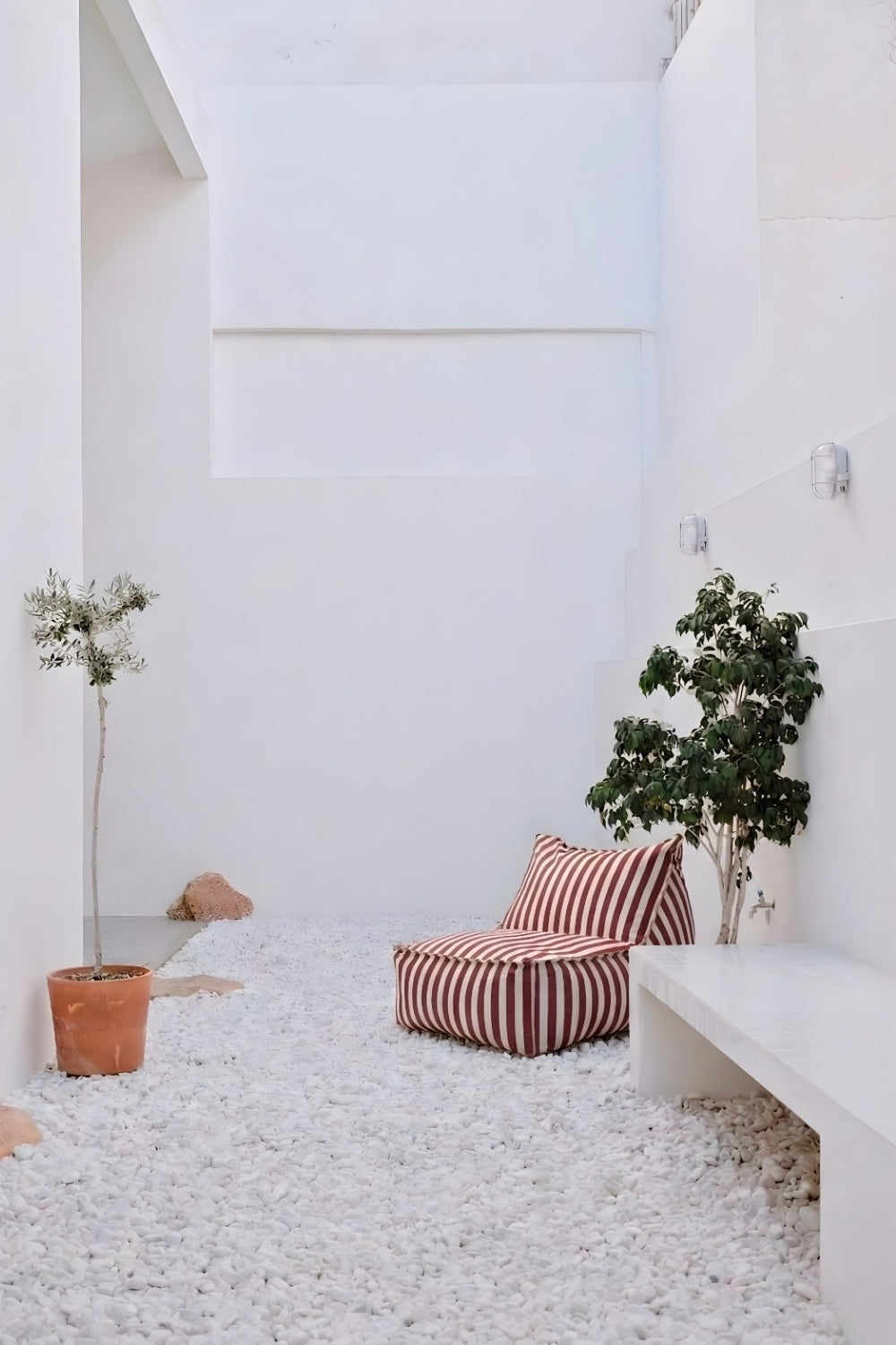 Modern Lacivert & Beyaz Doly Koltuk | Minimalist Ve Şık Lounger Tasarımı - 5