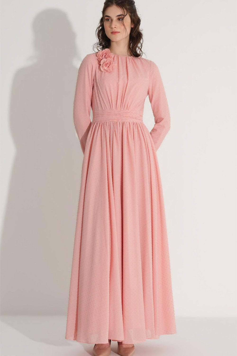 Çiçek Aksesuarlı Simli Elbise - Pembe - 0