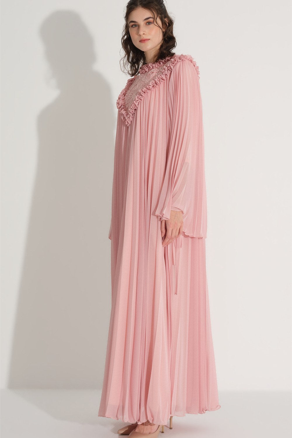 Üst Bedeni Dantel Fırfır Detaylı Pilise Elbise - Pembe - 5
