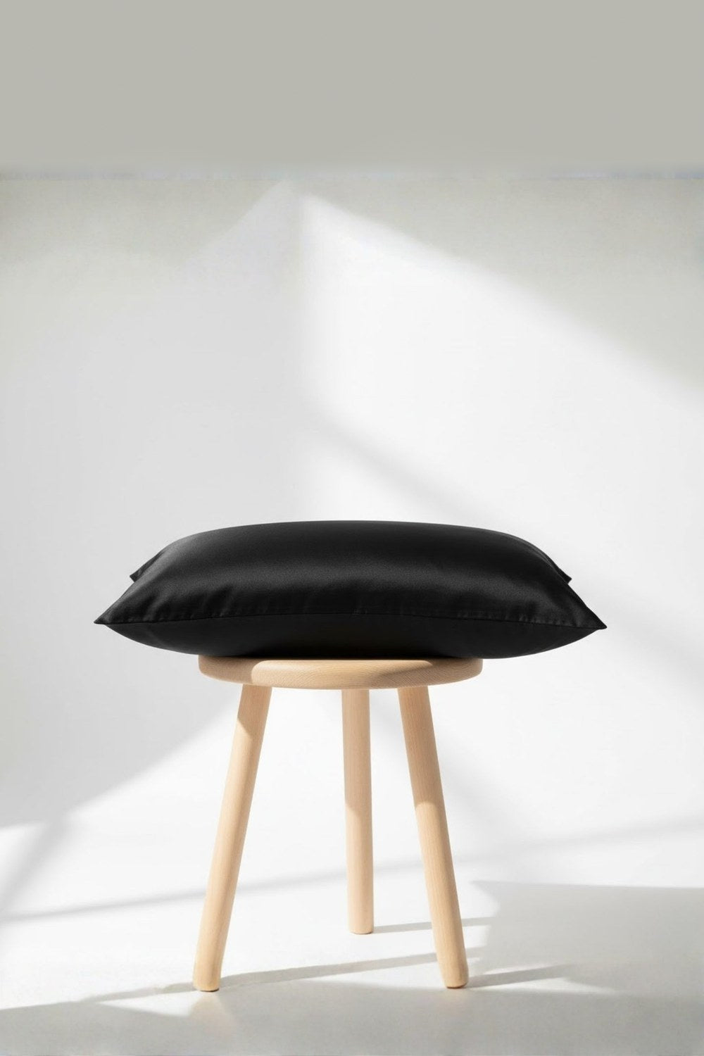 Halo Saten Yastık Kılıfı, Siyah 50 x 70 cm - 0