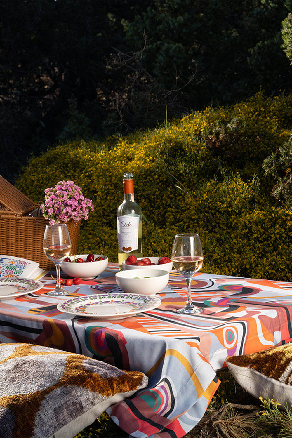 Ani Studio-Cora Silk Velvet Ikat Pillow Case-Yastık-3-roqelvaxirum.shop