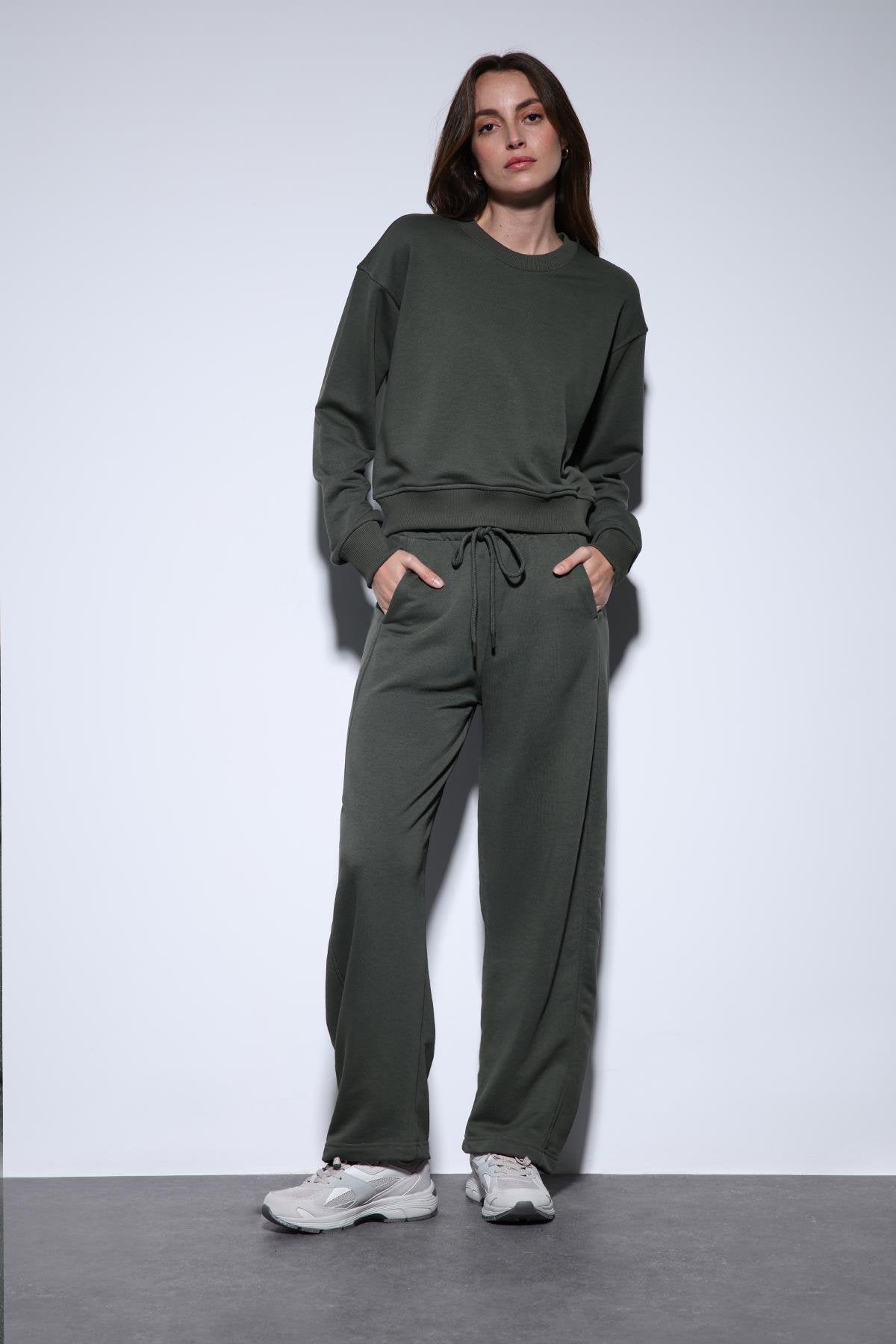 Antioch-Antioch Haki Basic Kadın Sweatshirt-Sweatshirt-1-roqelvaxirum.shop