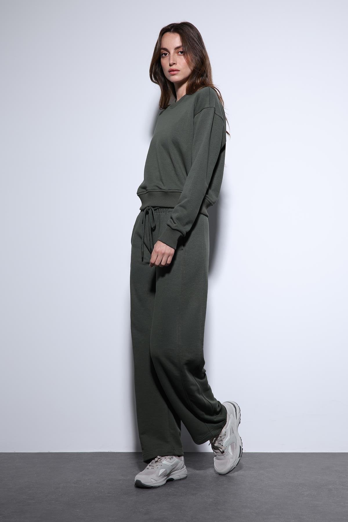 Antioch-Antioch Haki Basic Kadın Sweatshirt-Sweatshirt-2-roqelvaxirum.shop