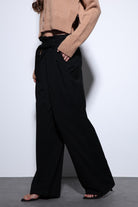 Antioch-Siyah Kemerli Pileli Geniş Kadın Pantolon-Kumaş Pantolon-3-roqelvaxirum.shop