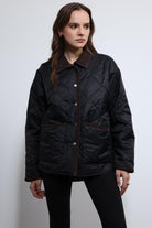 Antioch-Siyah Kontrast Yaka Desenli Mont-Mont-4-roqelvaxirum.shop