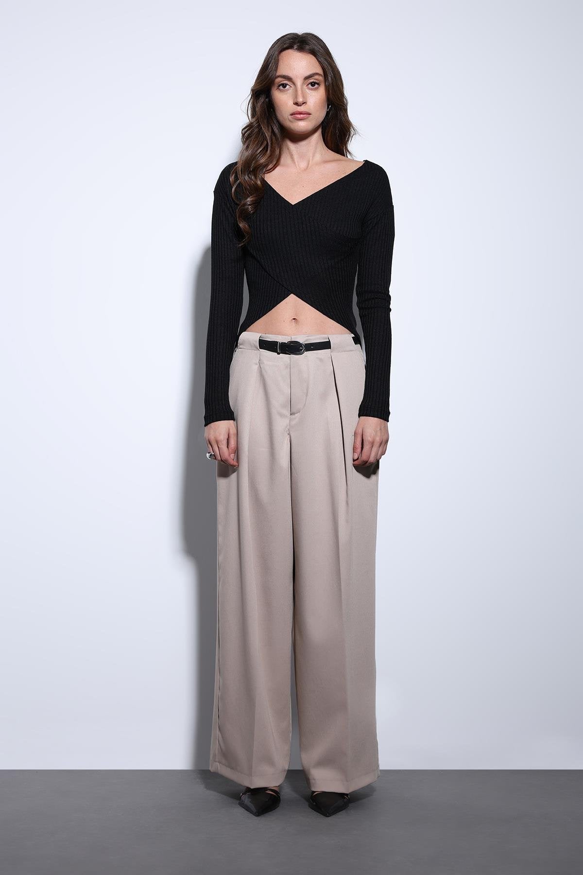Antioch-Antioch Taş Pileli Geniş Kadın Pantolon-Kumaş Pantolon-3-roqelvaxirum.shop
