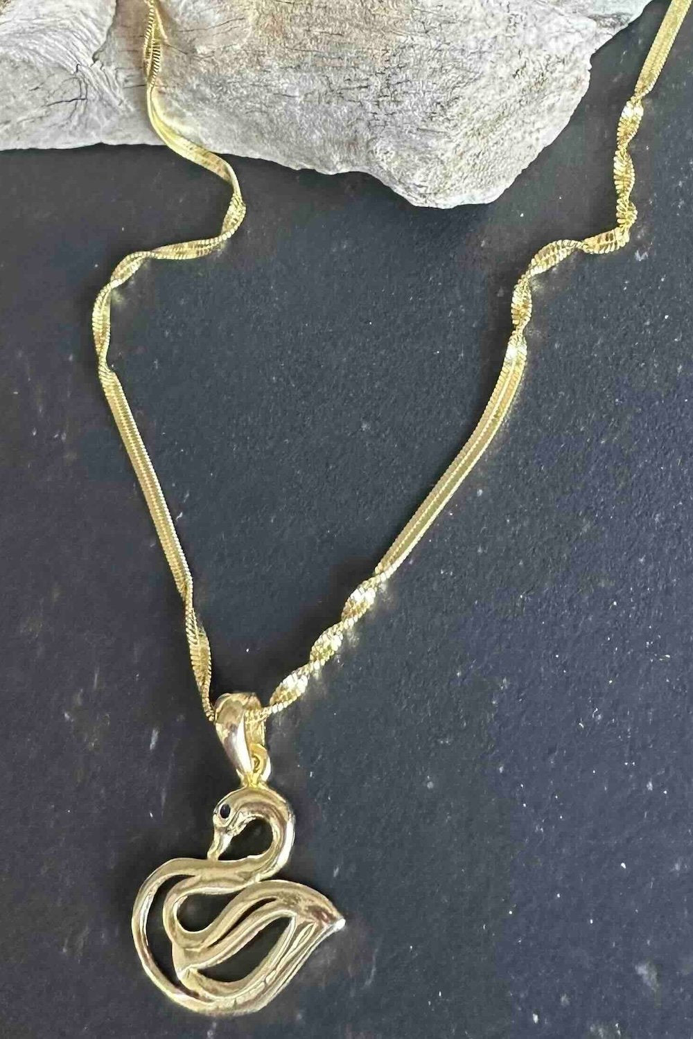 Arven’s World by Aylin Işıklı-Swan Gold Kolye-Kolye-1-roqelvaxirum.shop