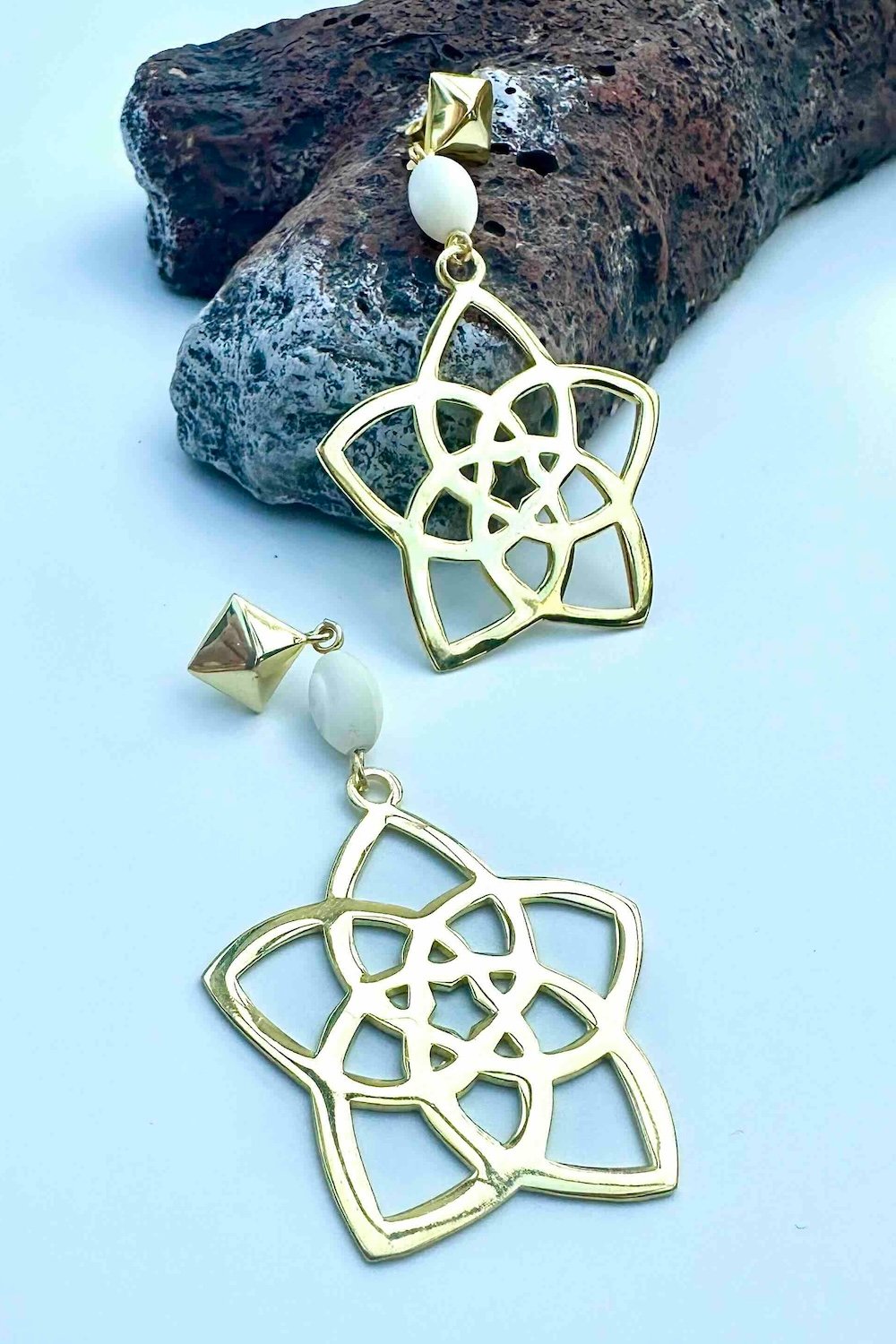 Arven’s World by Aylin Işıklı-Venüs Çiçeği Küpe-Küpe-2-roqelvaxirum.shop