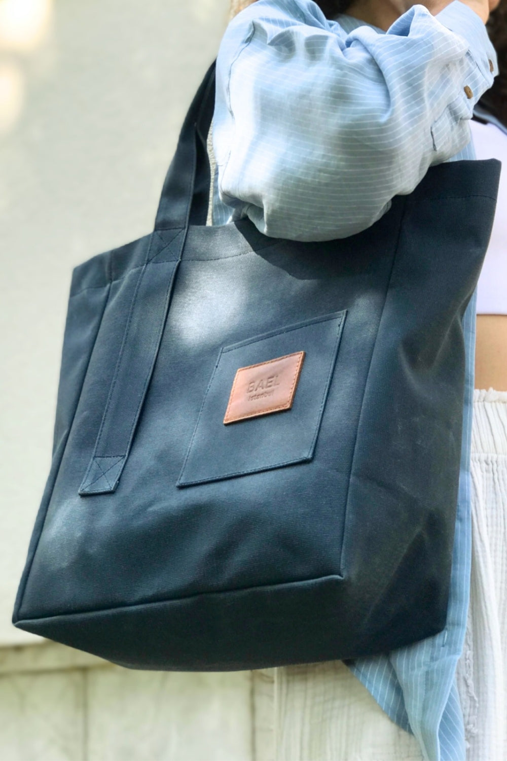 Bael İstanbul-Denim Blue Oversize Waxed Tote Bag-Omuz Çantası-4-roqelvaxirum.shop