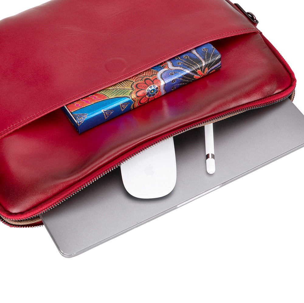 Bloominbag-Bloom Sleeve Leeds 16" Crimson Red Hakiki Deri Laptop & Tablet Kılıfı-5-roqelvaxirum.shop