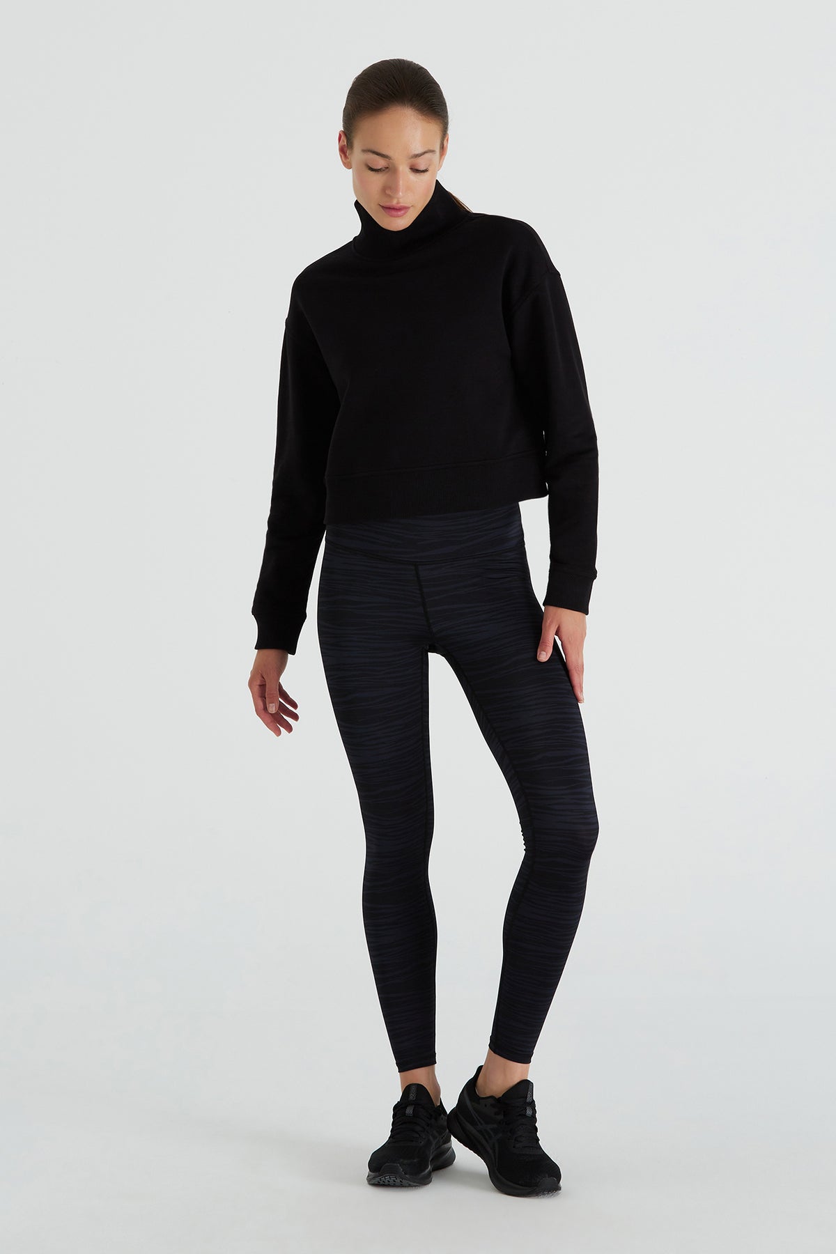 Boboist-Boboist Lori Sweatshirt Lori Dik Yaka Kısa Sweatshirt-Sweatshirt-3-roqelvaxirum.shop