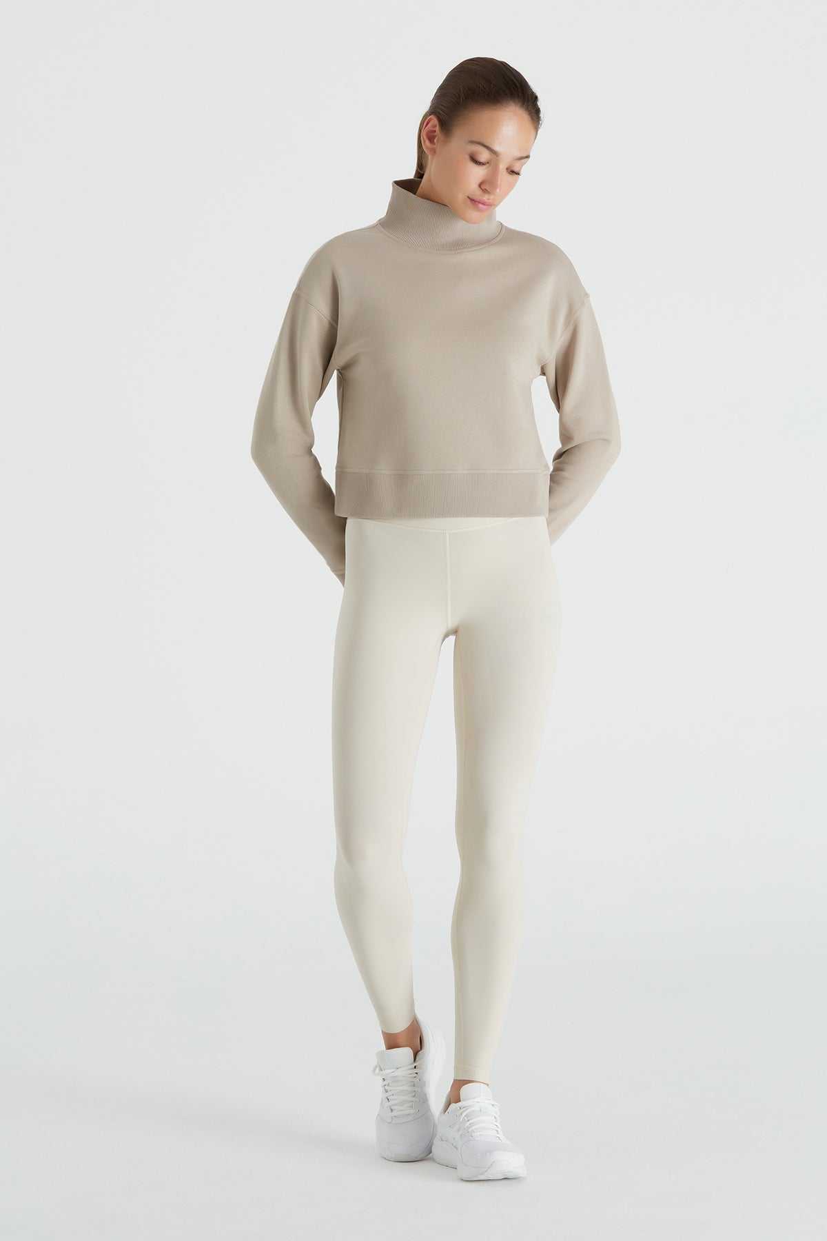Boboist-Boboist Lori Sweatshirt Lori Dik Yaka Kısa Sweatshirt-Sweatshirt-4-roqelvaxirum.shop